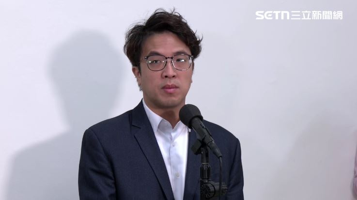 被問及是否要請妻子也來掃街？沈伯洋表示要尊重她的意願，這不是自己能幫忙決定的。（圖／翻攝畫面）
