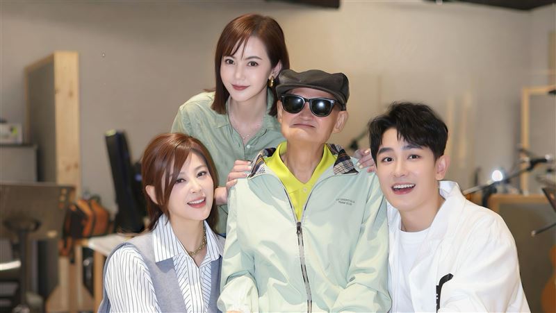 李炳輝中風近況曝光　2資深美女暖心相伴