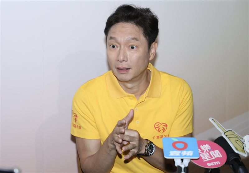 謝祖武回顧照顧失智母的辛苦歷程，坦言自己也曾封閉「跟太太抱頭痛哭，不知道該如何是好」。（圖／記者鄭孟晃攝影）