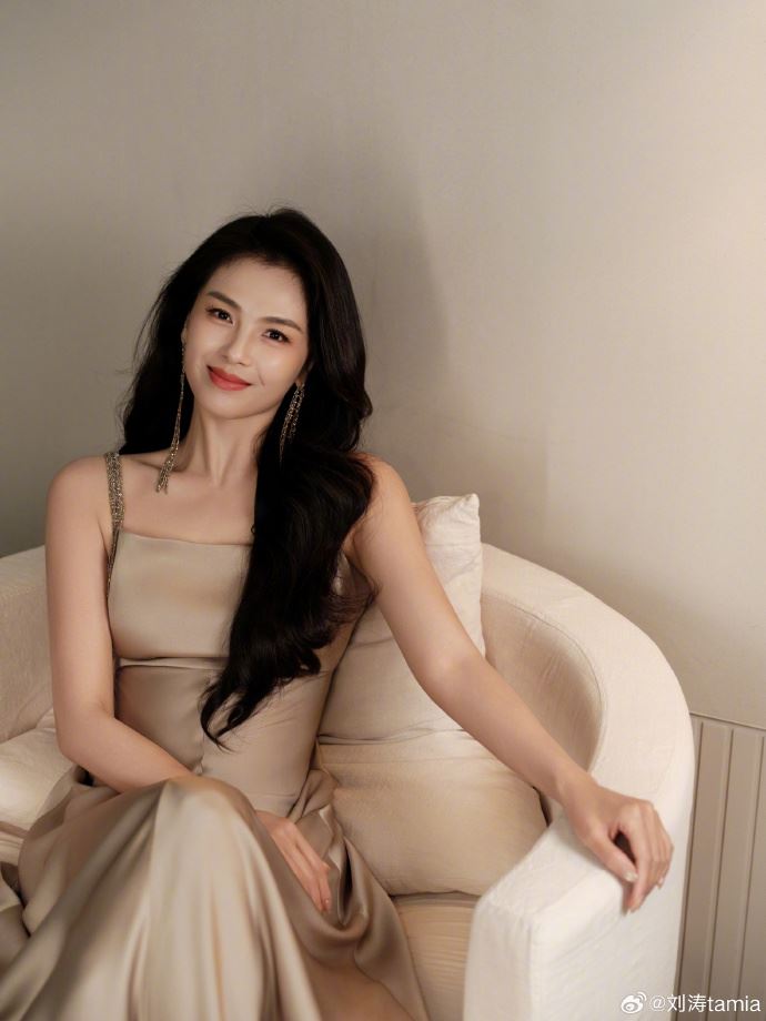 48歲實力派女星劉濤曾出演《還珠格格3》、《天龍八部》等多部夯劇，精湛演技深獲大批觀眾喜愛。（圖／翻攝自微博 @刘涛tamia）