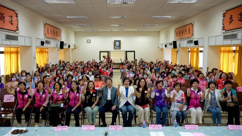 每一份辛苦都放在心裡！楊文科助攻婦女票