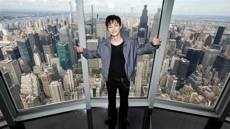 牆上貼滿裸女照　大咖男星形象全毀首發聲