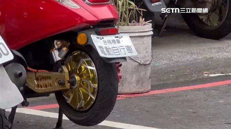 過去幾個月微型電動二輪車毒駕事件增,交通部將提修法提高罰則。(示意圖/資料照)