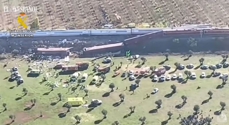 西班牙高鐵驚傳奪命事故釀68死。（圖／翻攝自@Elespanolcom YT）