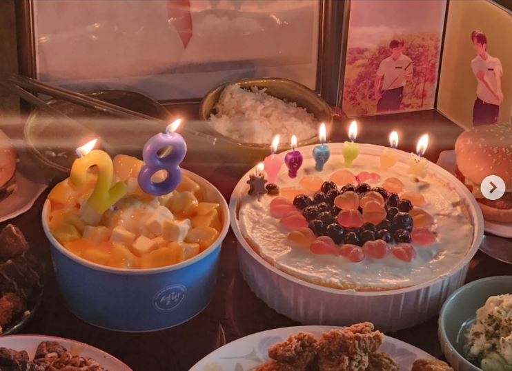 今年8月李智漢28歲冥誕，母親為他慶生。（圖／翻攝自IG）