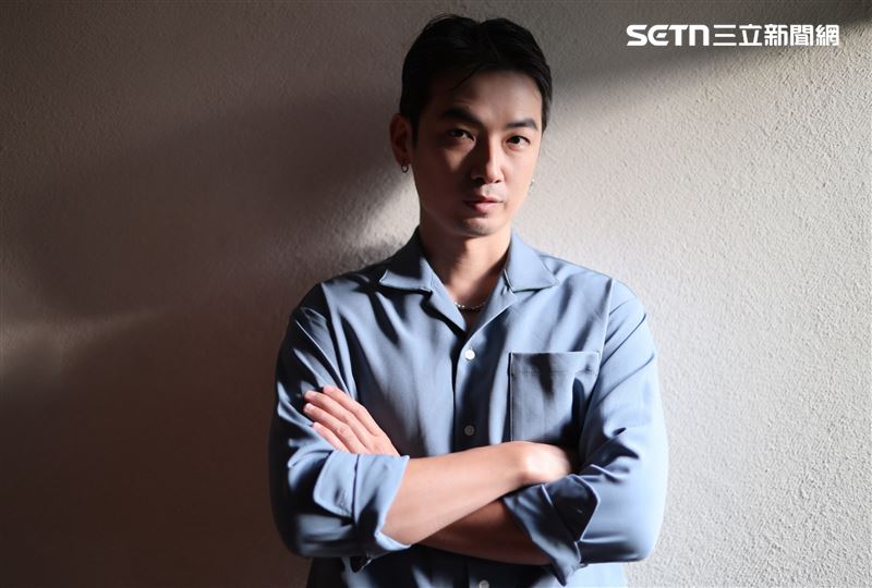 單親爸爸言嘉佑為了養家，下海當男優拍攝成人片，男女通吃可攻可守。（圖／記者鄭孟晃攝影）