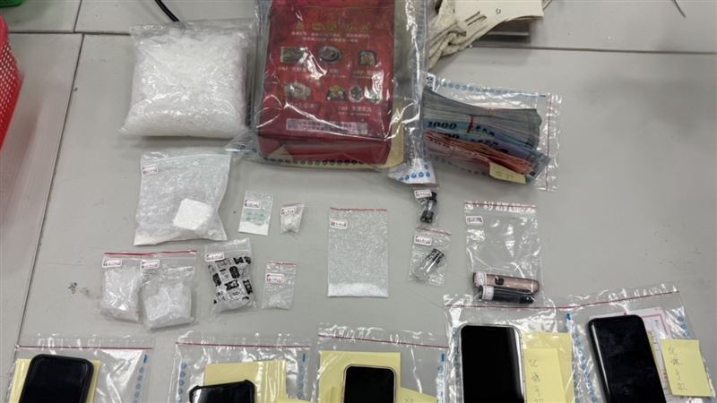 警方查獲的毒品。（圖／翻攝畫面）