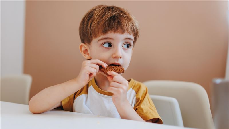 小孩零食吃不停？醫揭「4招」有效逆轉