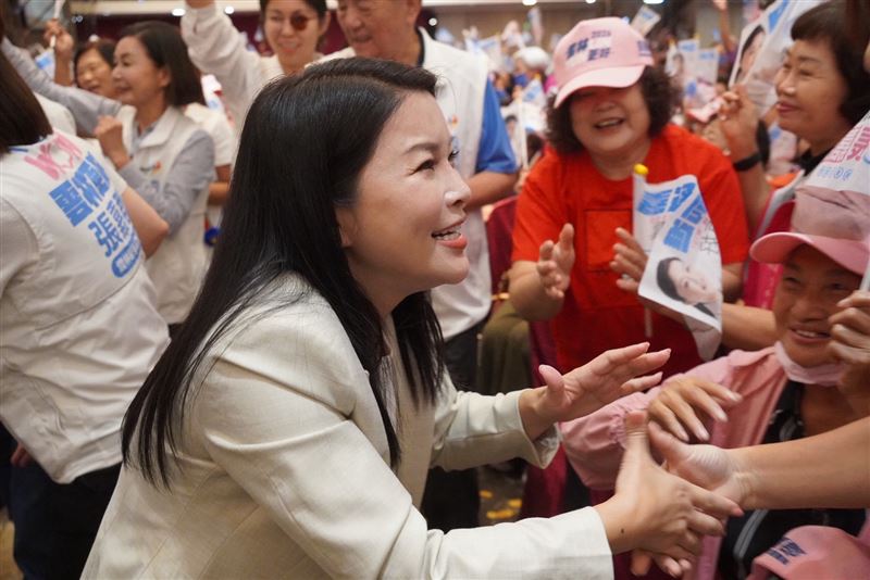 婦女後援會成立，張嘉郡發表婦女政策白皮書推四大幸福行動