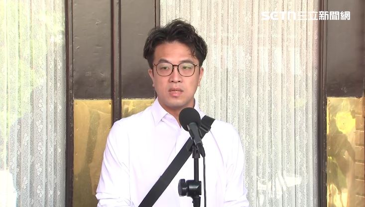被指控到美國撈好處。沈伯洋表示,一早就對此採取法律行動,他也表示,影片製造滿多都在境外,但許多轉傳的人在台灣,轉傳都有刑事責任。(圖/翻攝畫面)