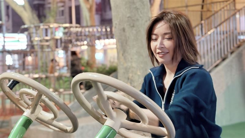 正妹深夜公園復健被拍　竟是許維恩本人