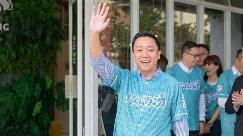 八包煎餃張以理親弟竟是超大咖樂團貝斯手