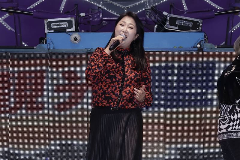 台語歌后王瑞霞帶來多首經典歌曲。(圖/林宏銘 提供)