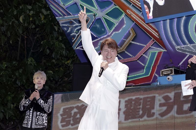 袁小迪承諾會常到墾丁走走。(圖/林宏銘 提供)