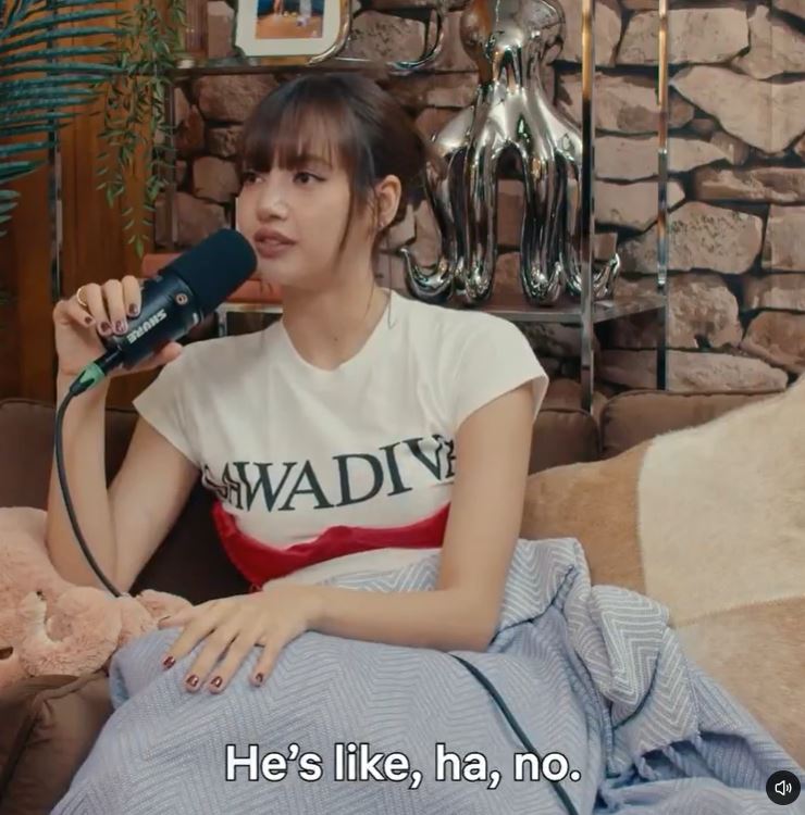 BLACKPINK成員Lisa登上美國主持人Jake Shane的Podcast節目。（圖／翻攝自X平台）