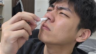 害鼻屎變多！別再捲衛生紙挖鼻 醫揭5慘況