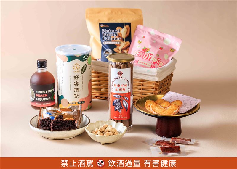 天光雜貨店「天光威購節・年終感恩祭」精選在地點心與飲品。(圖/品牌業者提供)