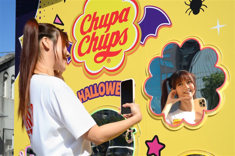 搗蛋加倍FUN樂園 打造奇幻視覺的「搗蛋鏡像牆」打卡最好拍。(圖/品牌業者提供)