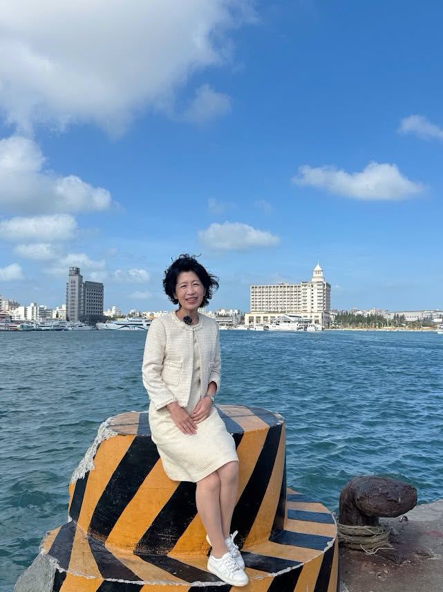陳佩琪開酸民進黨提名現任澎湖縣長陳光復妻子代夫出征選戰。（圖／陳佩琪臉書）