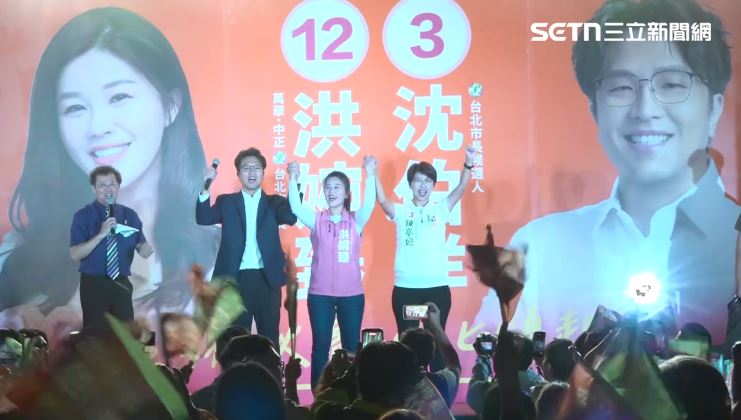 沈伯洋、陳亭妃合體喊凍蒜　龍山寺擠爆了