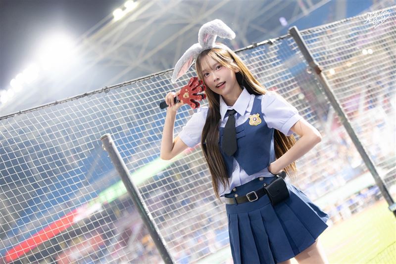 樂天韓援女神金佳垠(圖/樂天桃猿提供)