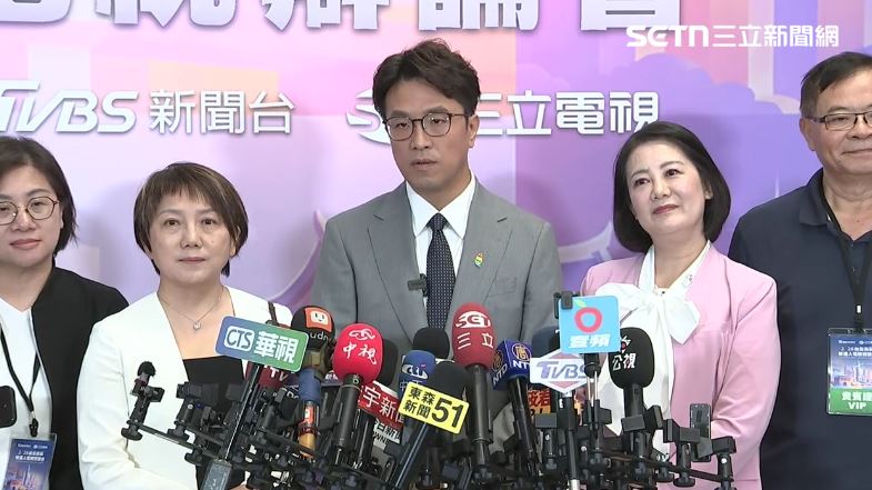 沈伯洋酸「我倒是覺得他（蔣萬安）今天沒什麼不一樣」，蔣萬安一直都是蠻一致的人，一致的做負面標籤、一致的不出席會議。（圖／翻攝畫面）