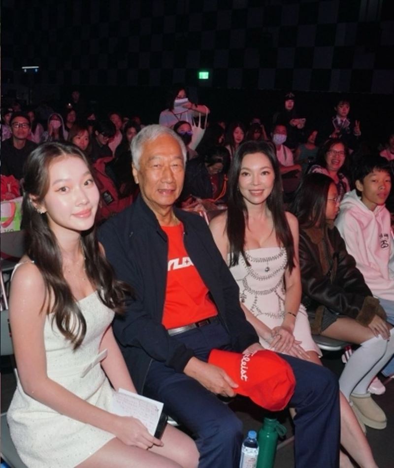 妞妞撮合爸媽同台成功，成為曾馨瑩迎來驚喜的大功臣。（圖／鏡週刊）