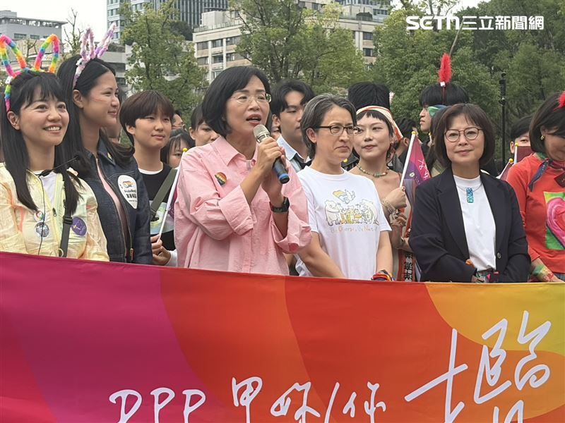 蘇巧慧感性表示，「平權跟自由民主一樣，不是你爭取到一次之後它就會永久存在」，會繼續努力，持續往平權的路上繼續努力，讓大家有選擇的自由。（圖／記者簡浩正攝影）