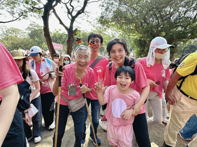 Color Walk 台中場熱鬧開跑,吸引高達1400名民眾熱情共襄盛舉。(圖/翻攝畫面)