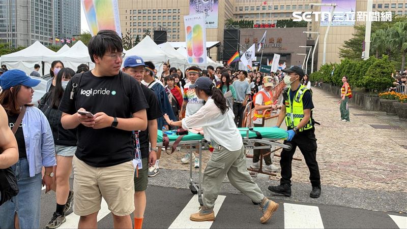 第24屆台灣同志遊行今登場，1名妙齡女子暈倒送醫。（圖／記者楊忠翰攝影）
