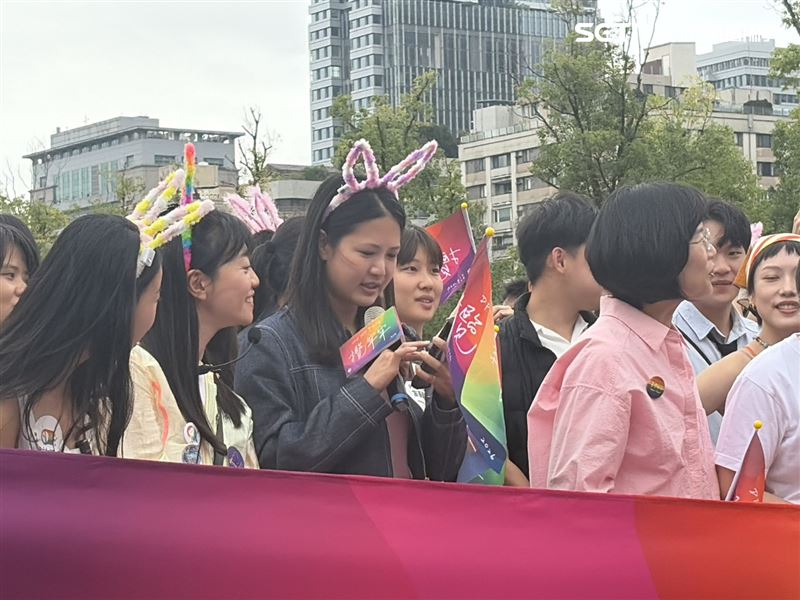 高嘉瑜與林亮君開金嗓獻唱多首經典歌曲，炒熱氣氛。（圖／記者簡浩正攝影）