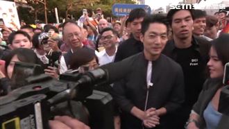 蔣萬安現身同志遊行！慘被包圍狂嗆