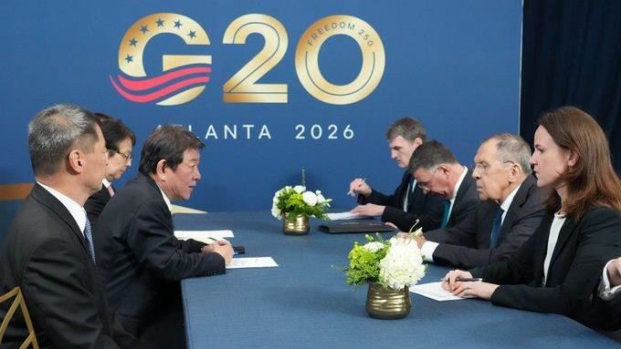 日本外相會晤俄羅斯外長　要求釋放日記者