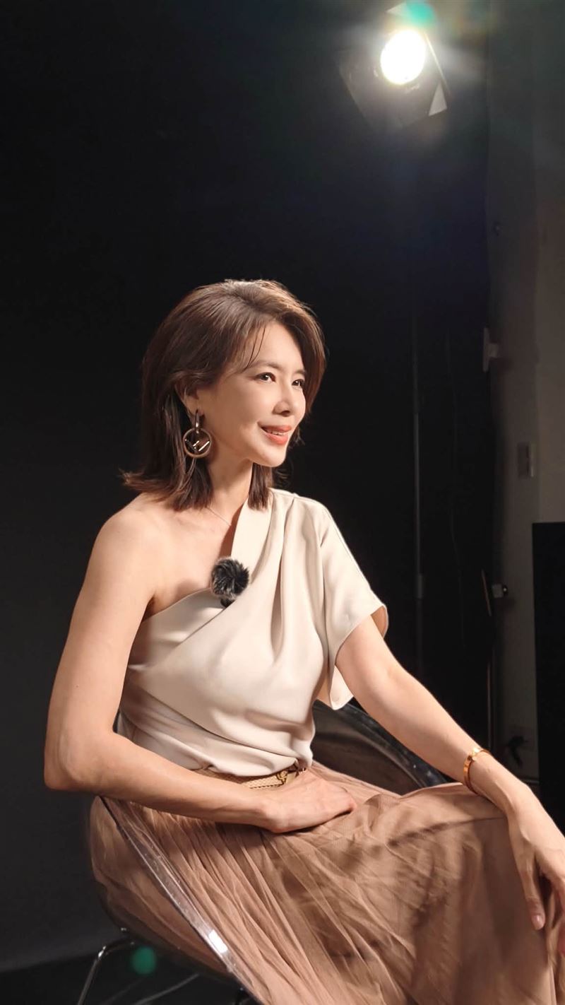 林美貞因車位被違停車輛擋住，苦等45分鐘。（圖／翻攝自林美貞臉書）