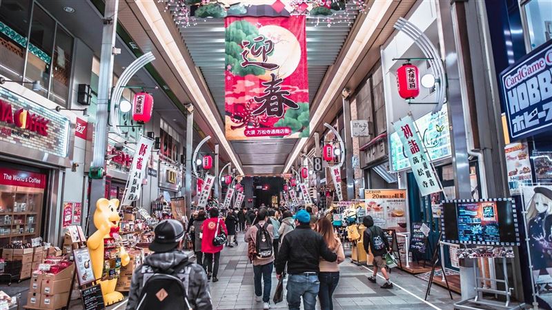 日本購物結帳有眉角　直接遞錢恐鬧尷尬