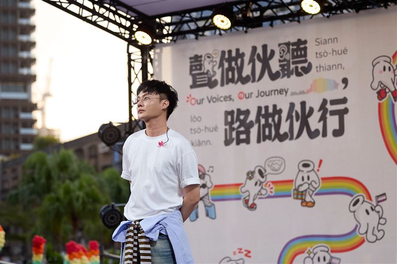 許富凱現身同志遊行。（圖／翻攝自許富凱臉書）