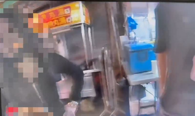 三重警見行跡可疑盤查！現場抓獲男女毒蟲